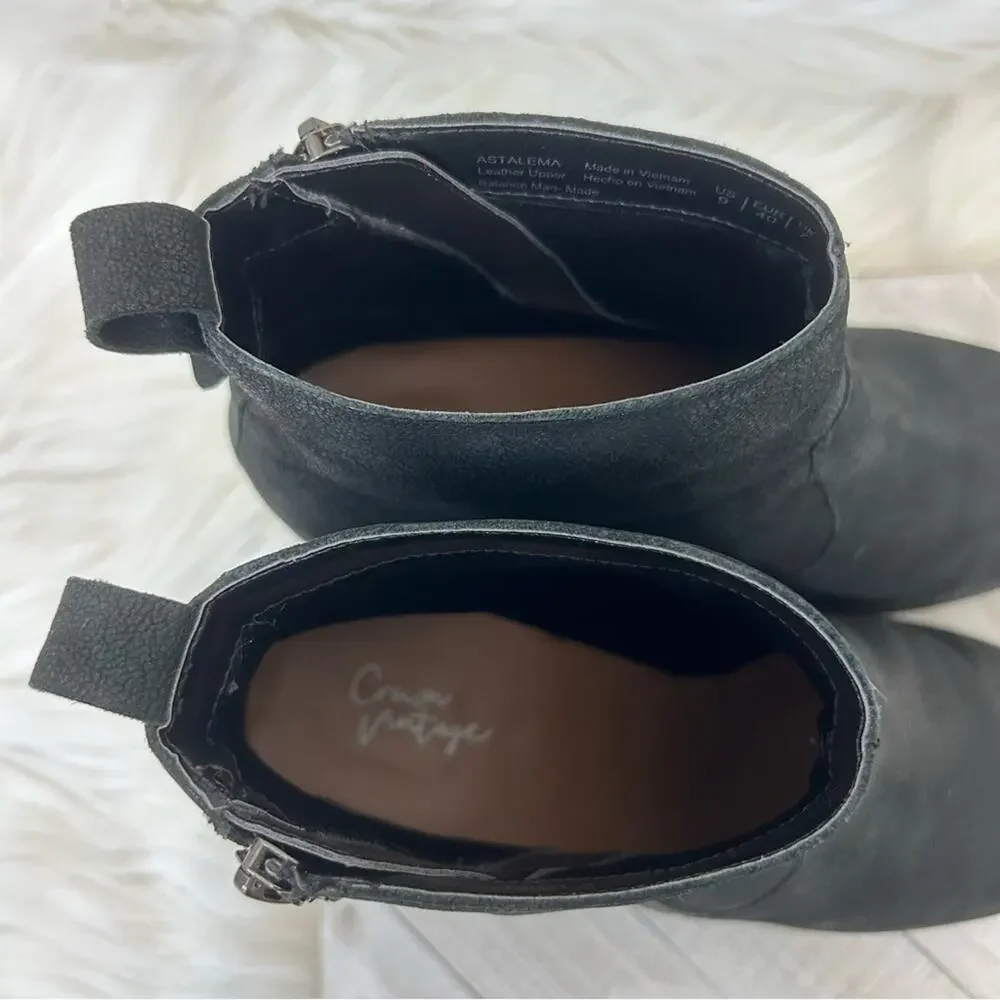 Crown Vintage Black Side Zipper Booties Size 9